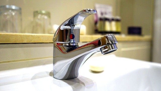 faucets-and-sinks Fixtures and Faucets